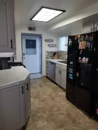 Main picture of 1565 Lassen St