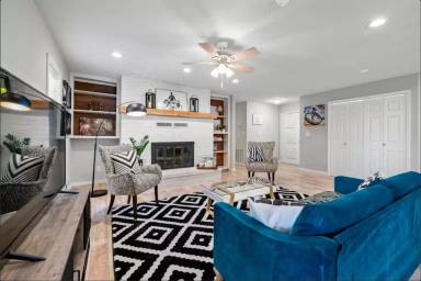 Main picture of 15 Churchill Dr