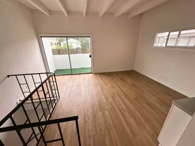 Main picture of 1544 S Beverly Glen Blvd
