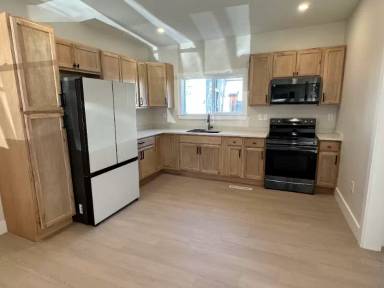 Main picture of 19 Ringgold St