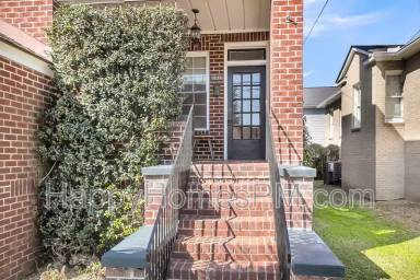 Main picture of 1185 King St