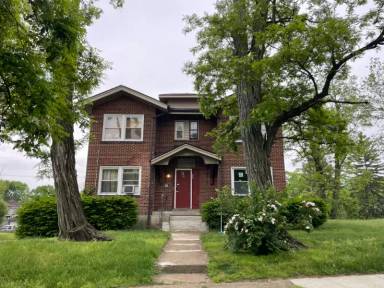 Main picture of 300 Oxford Ave