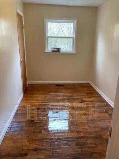 Main picture of 1080 E Cornell Ave