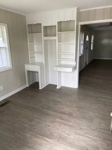 Main picture of 800 Parkview Dr