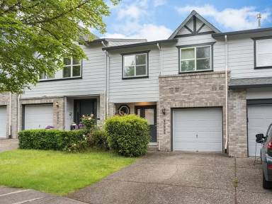 Main picture of 17523 SW Heatherwood Ln