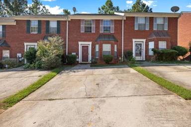 Main picture of 5735 Windfall Ln