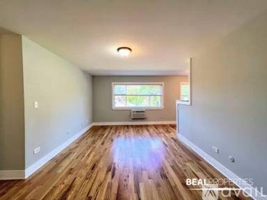 Main picture of 696 Elm Place Apartments