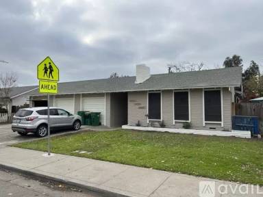 Main picture of 6425 N Alturas Ave
