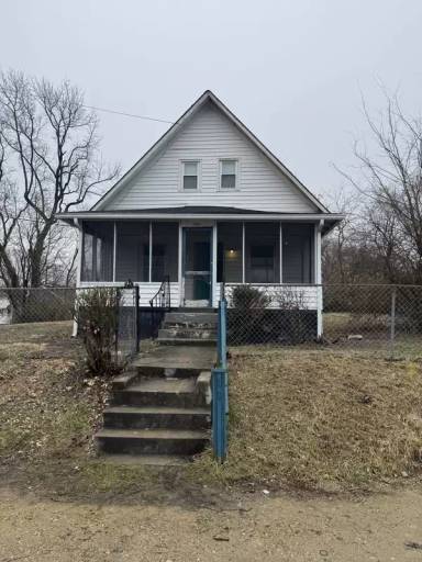 Main picture of 2404 Trenton St