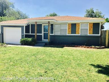 Main picture of 920 SW 64th St