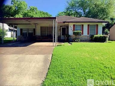 Main picture of 3707 Yosemite St