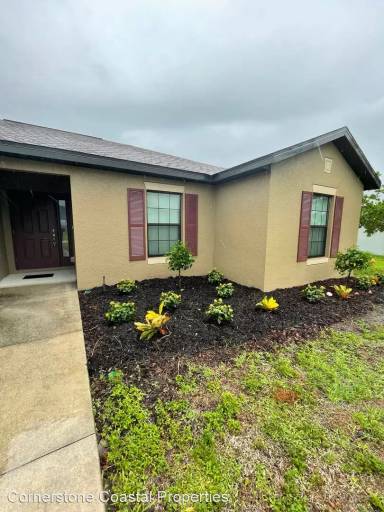 Main picture of 1320 SW 22nd Pl