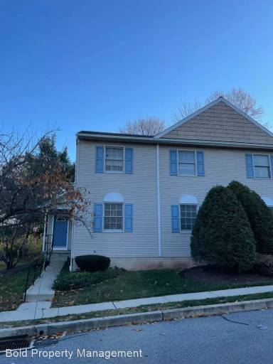 Main picture of 612 Maplewood Ave