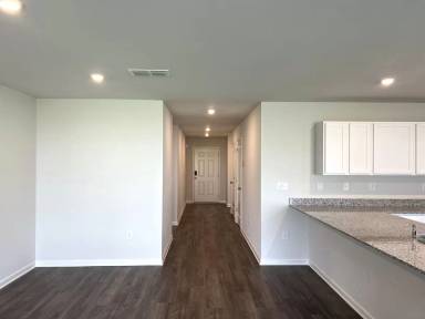 Main picture of 102 Creek Bluff Trl