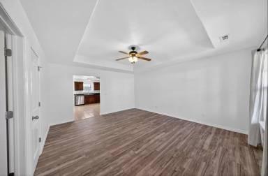 Main picture of 656 Woodland St