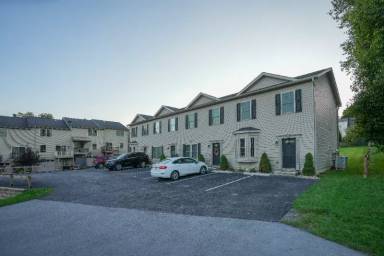 Main picture of 117 S Beckman Dr