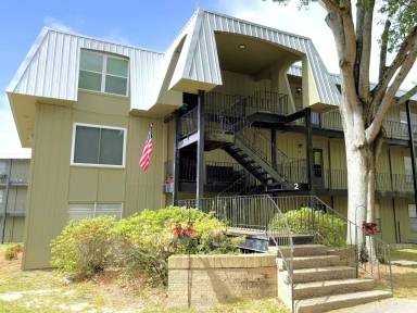 Main picture of 207 Riverbend Dr