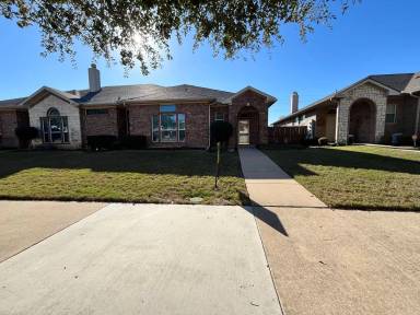 Main picture of 1414 Poinsettia Blvd