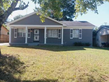 Main picture of 819 W Raines Rd