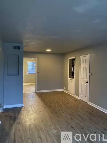 Main picture of 4010 W Lancaster Ave