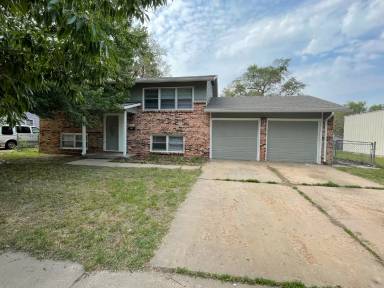 Main picture of 721 W 45th St S