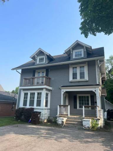 Main picture of 634 Park Ave W