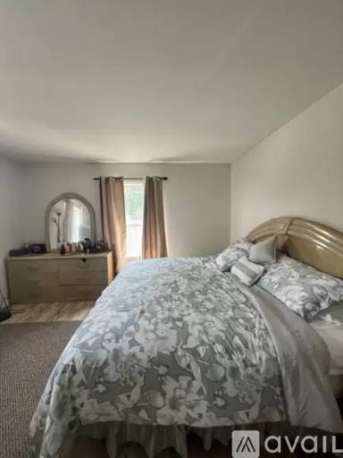 Main picture of 12 Pearson Ave