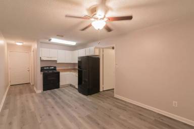 Main picture of 3295 Mission Rd