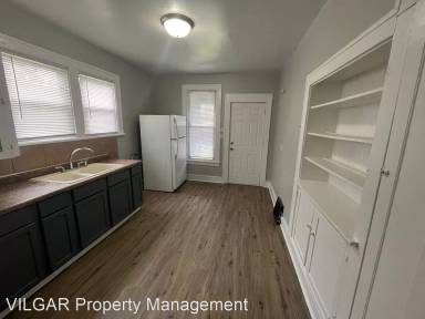 Main picture of 4937 Cedar Ave