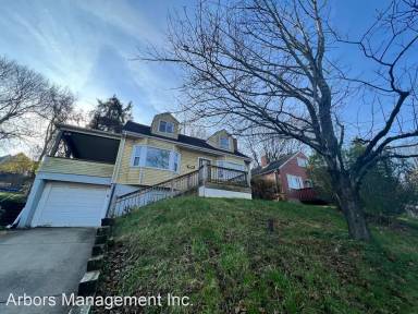 Main picture of 10110 Clair Ave