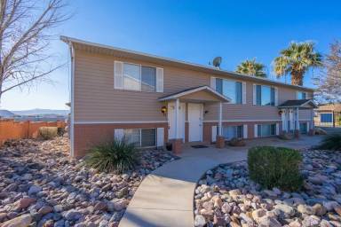 Main picture of 455 S 1100 E