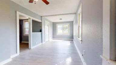Main picture of 27 E Cook Rd