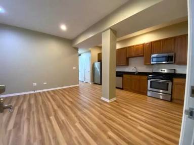 Main picture of 3223 N Sheffield Ave