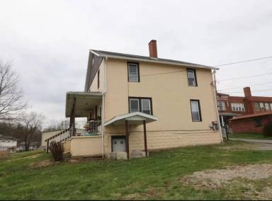Main picture of 405 Round St