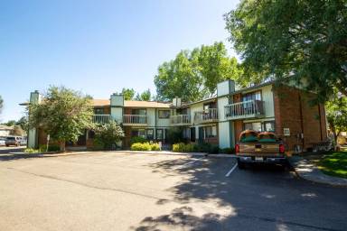 Main picture of 2039 Estes Ln
