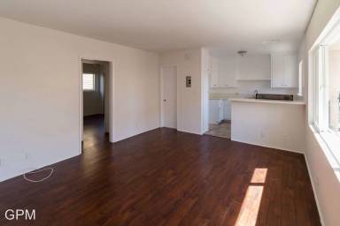 Main picture of 735 N Vendome St