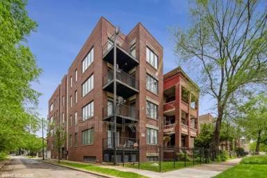 Main picture of 5219 S Michigan Ave