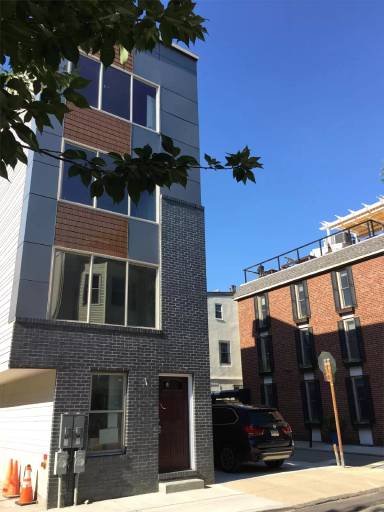 Main picture of 2031 Waverly St