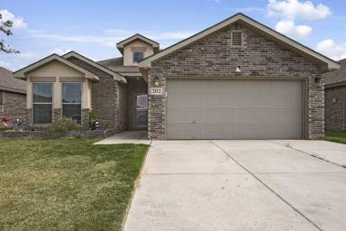 Main picture of 2112 136th St