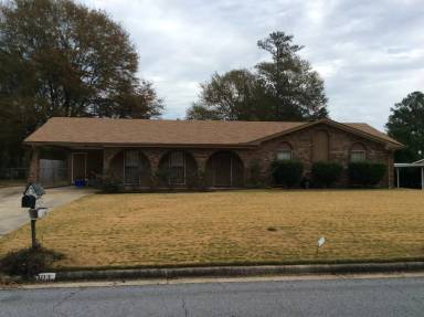 Main picture of 5103 Stonegate Dr