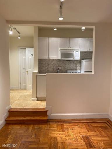 Main picture of 56 West 65th St