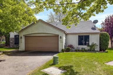 Main picture of 2556 Prestwick Dr