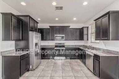 Main picture of 247 N 69th Pl