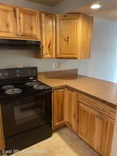 Main picture of 406 E 9th St