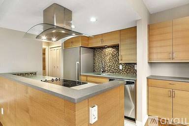 Main picture of Royal Crest Condominiums
