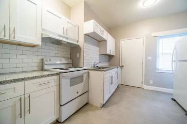 Main picture of 3338 Maize Rd