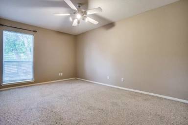 Main picture of 5937 E University Blvd