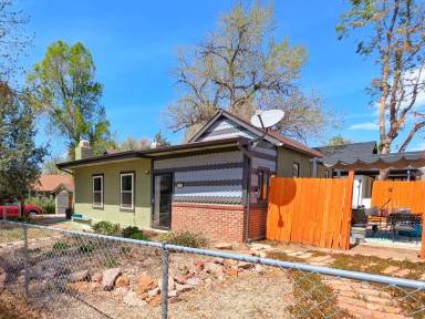 Main picture of 828 E Yampa St