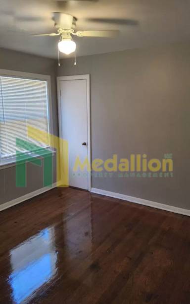 Main picture of 9353 S Rhodes Ave