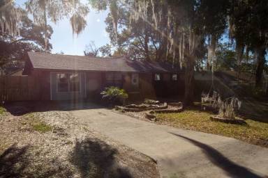 Main picture of 641 SW Orange Ave